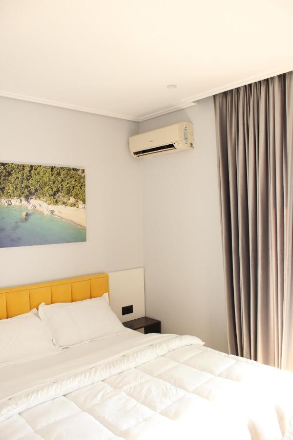 Bebi And 4* Saranda