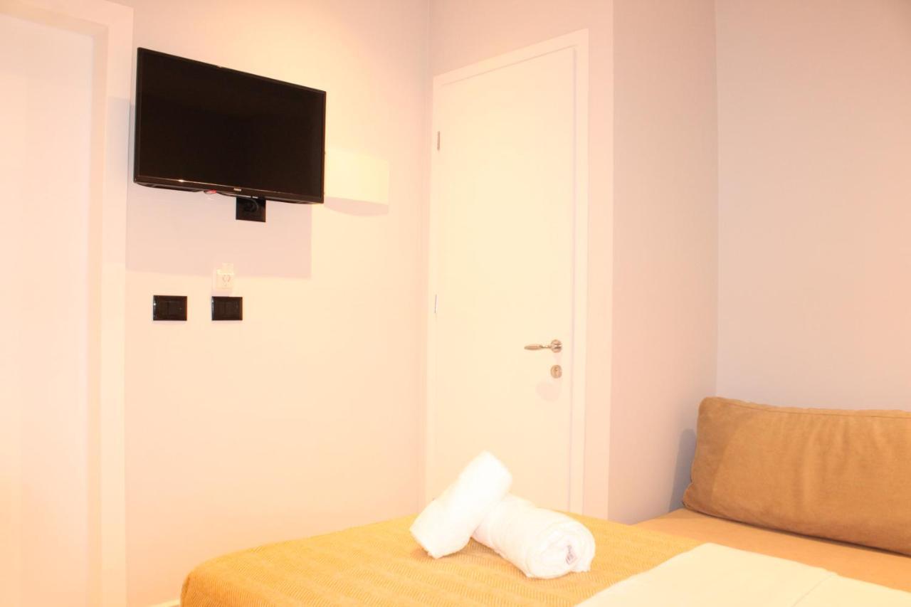 Bebi And Hotel Sarandë