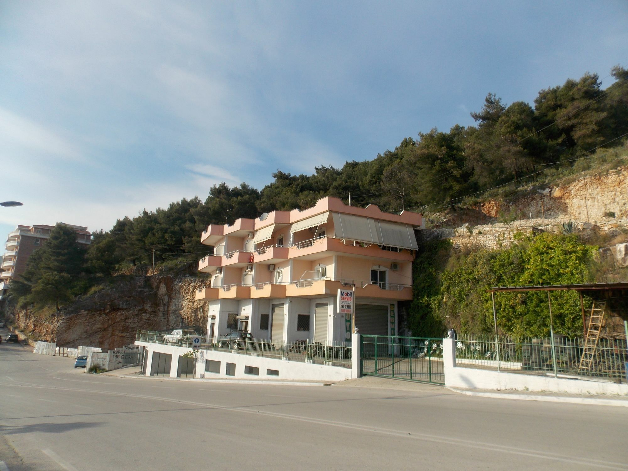 Hotel Bebi And Sarandë